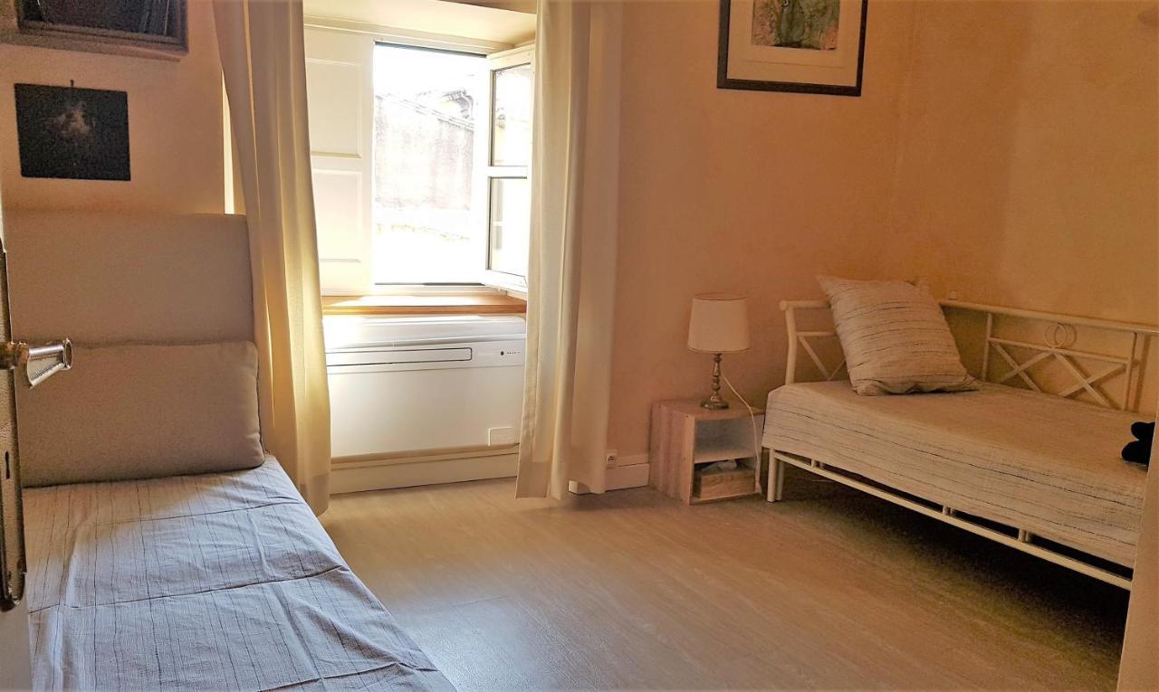 Apartamento Magnifique Duplex Vue Palais Des Papes Pres De Pont D'Aviñón Exterior foto